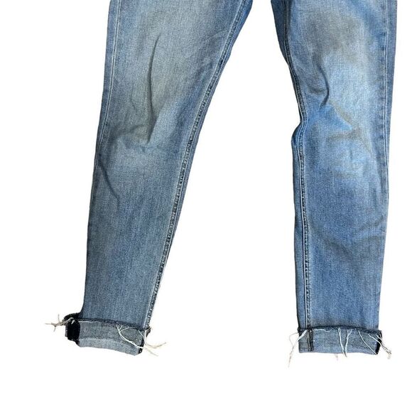 Revolve Rag & Bone DRE boyfriend Jeans in Fremont color - Picture 8 of 13